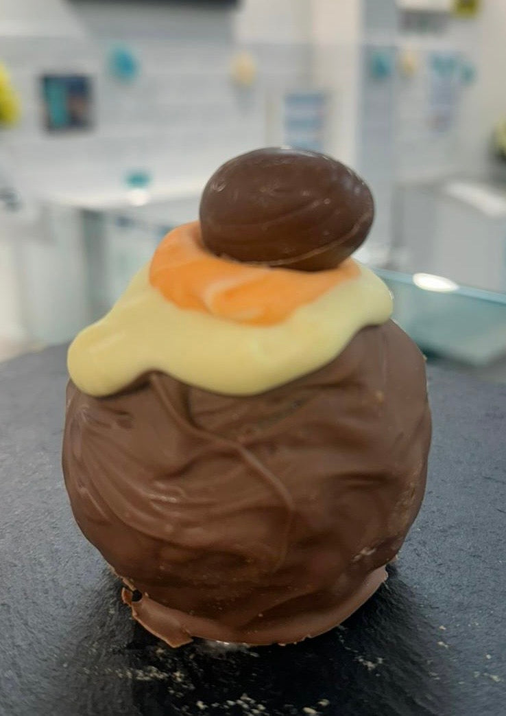 Creme egg brownie bomb