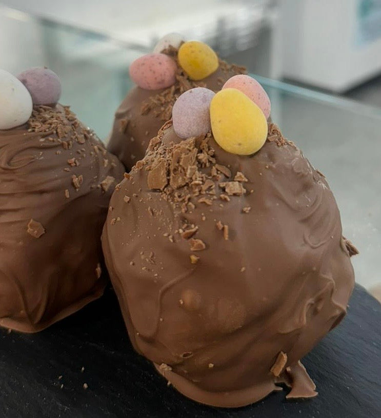 Mini egg brownie bomb